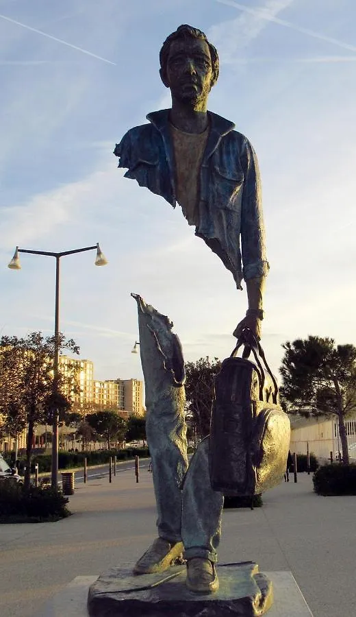 Building La Canebiere ,Vieux Port Marseilles