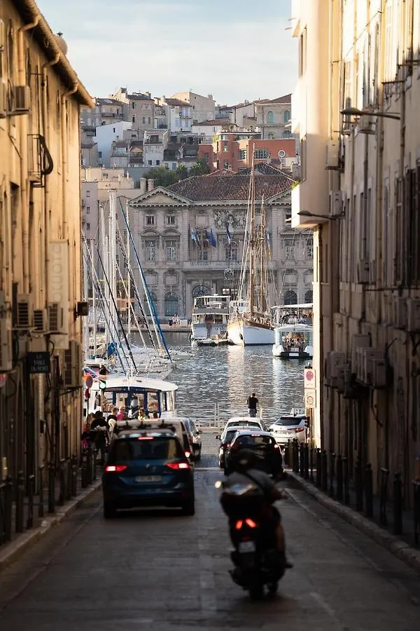 Apartment Building La Canebiere ,Vieux Port Marseilles Frankreich